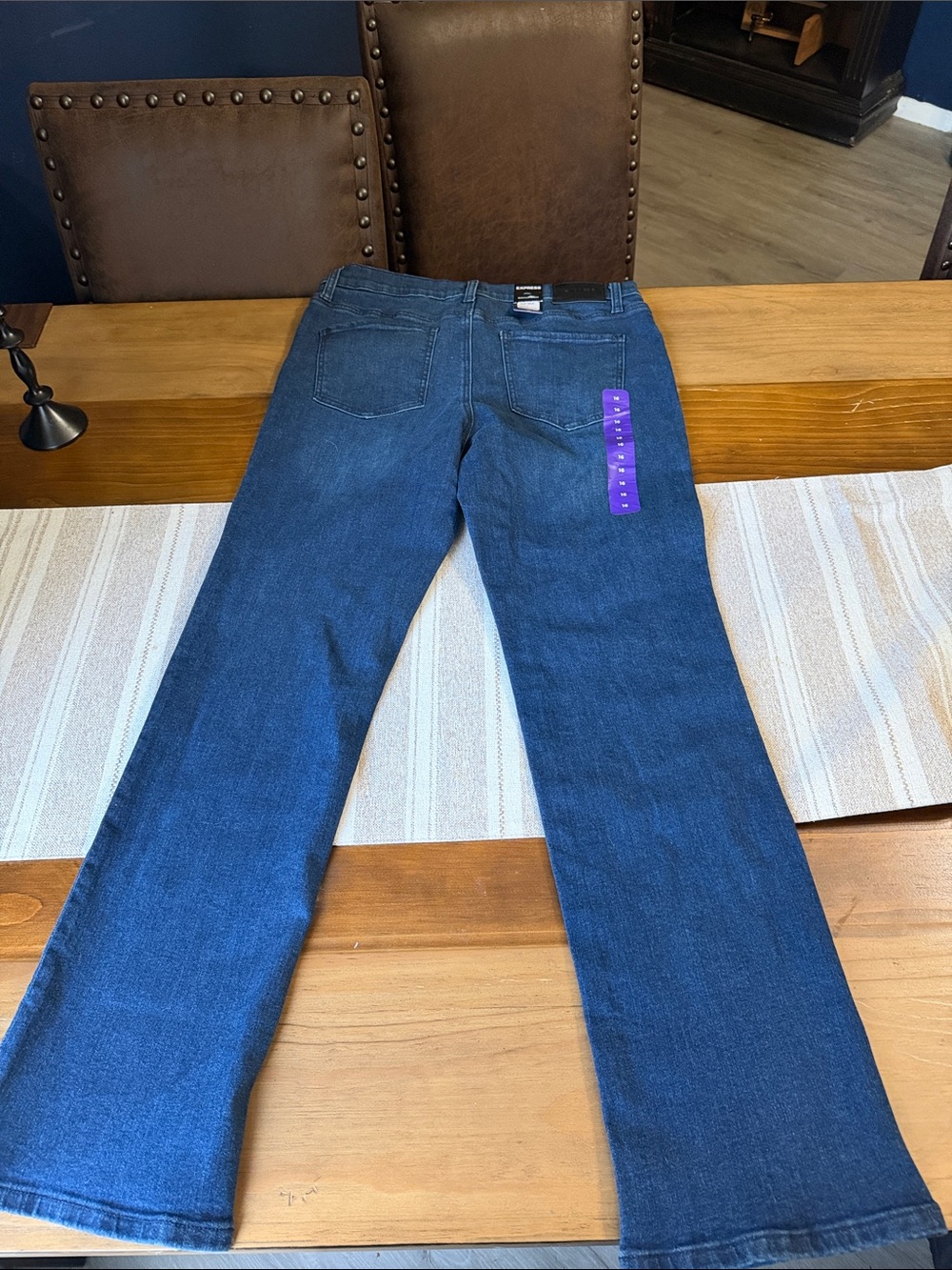 Express Classic women’s Blue Jeans - Comfortable Everyday Denim - Picture 9 of 9